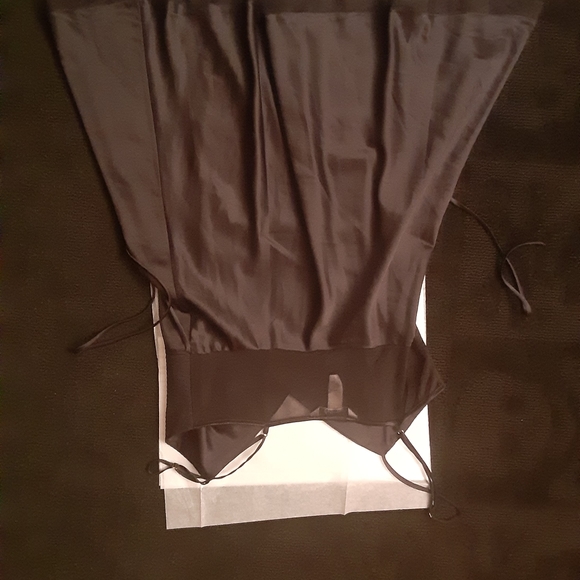 Black Negligee - Picture 7 of 12